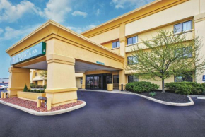 Отель La Quinta Inn by Wyndham Toledo Perrysburg  Перрисберг